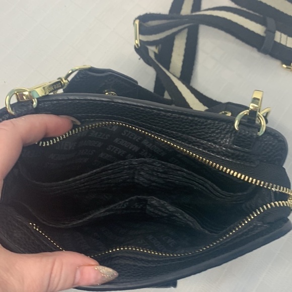 Steve Madden Black "WALLET ON A STRING"Crossbody Purse - Picture 9 of 9